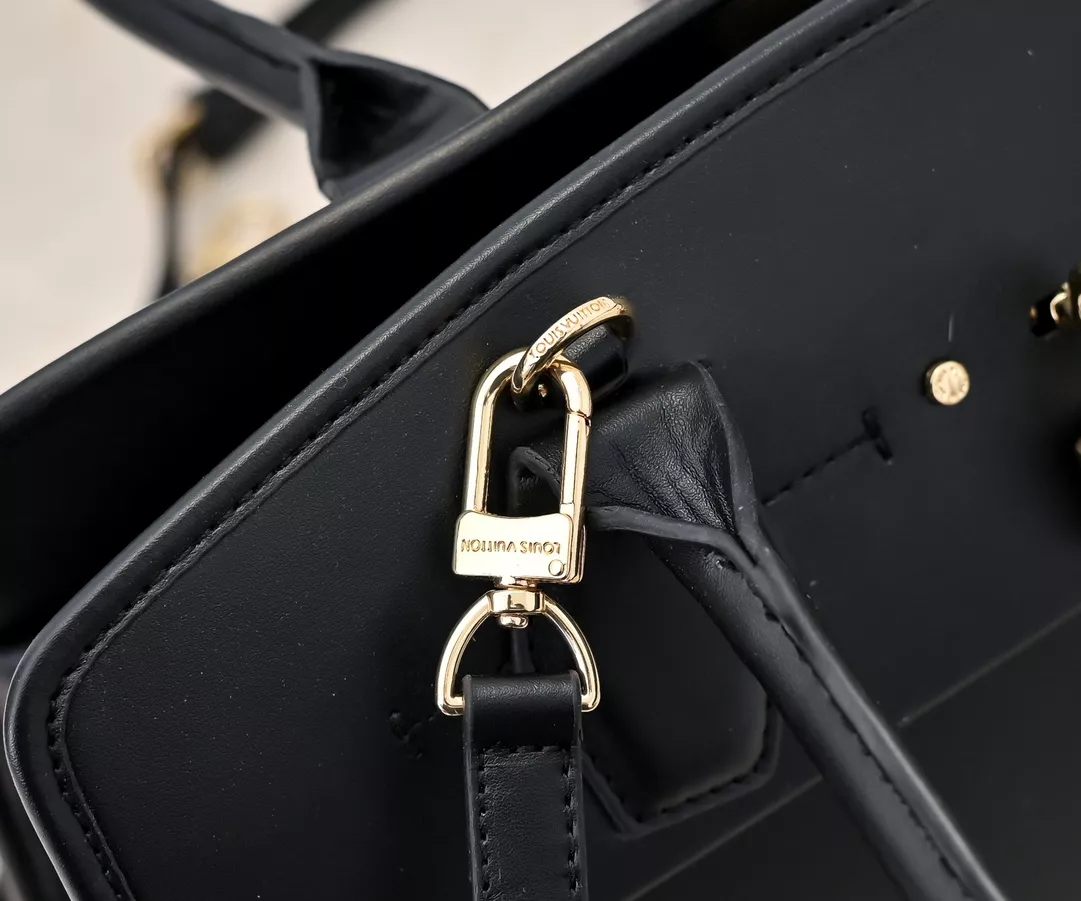 Louis Vuitton AAA Quality Handbags For Women NewStyle 2599