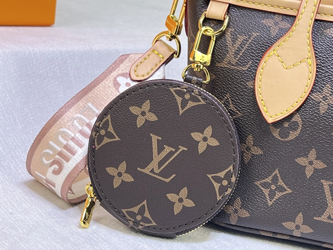 Louis Vuitton AAA Quality Handbags For Women Popular 8373