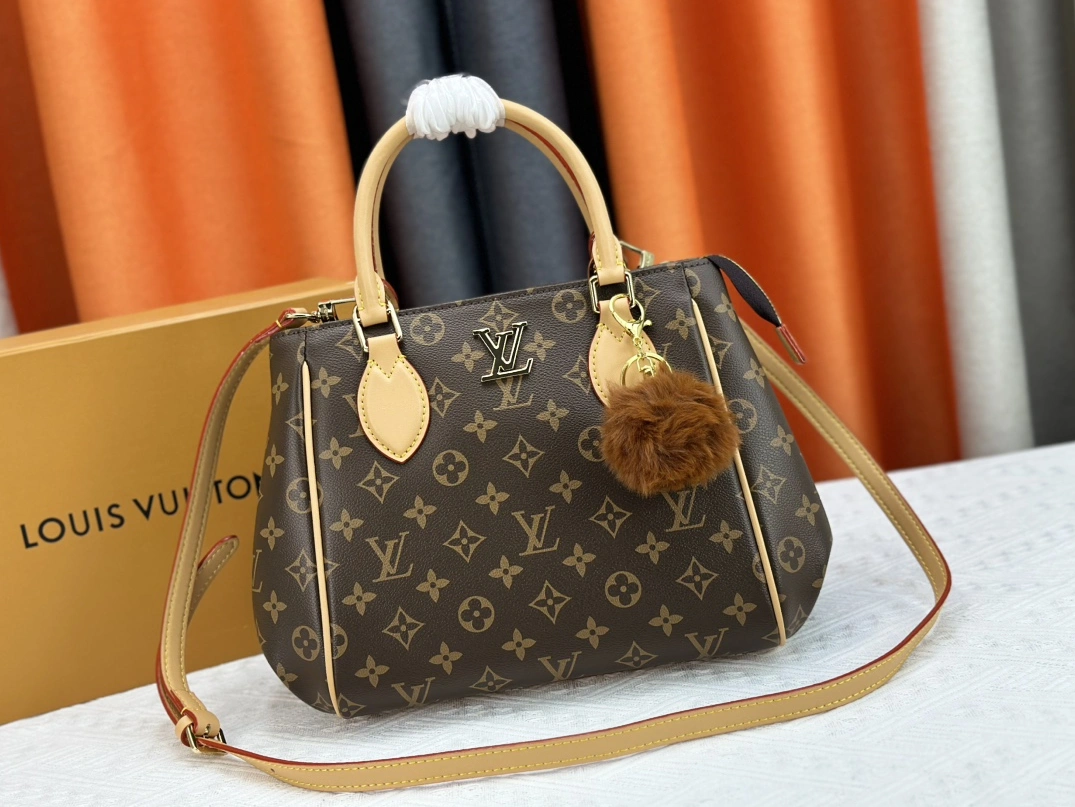 Louis Vuitton AAA Quality Handbags For Women Popular 9029