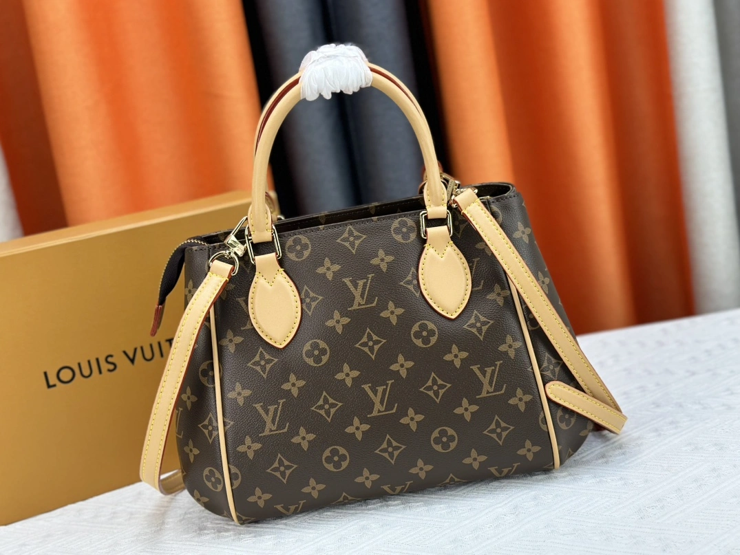 Louis Vuitton AAA Quality Handbags For Women Popular 9029