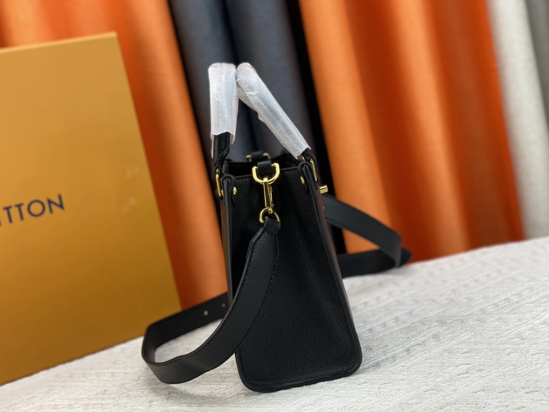 Louis Vuitton AAA Quality Handbags For Women Practical 4855