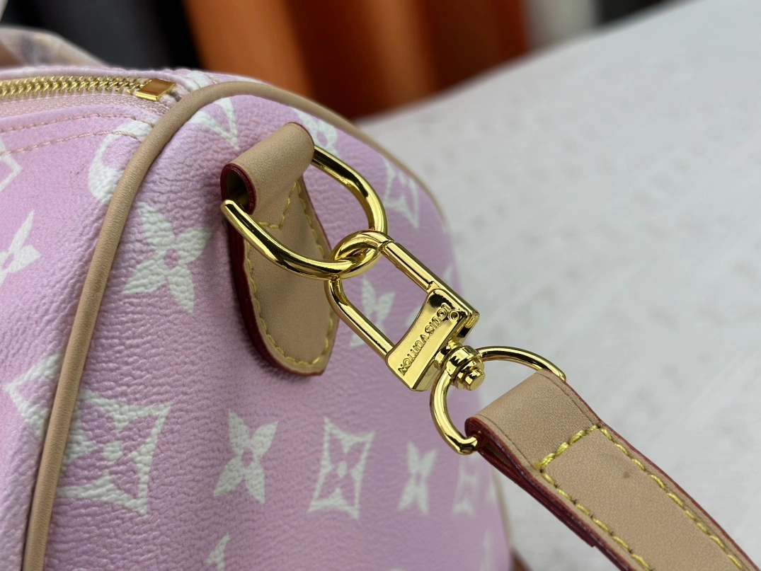 Louis Vuitton AAA Quality Handbags For Women Refined 3656