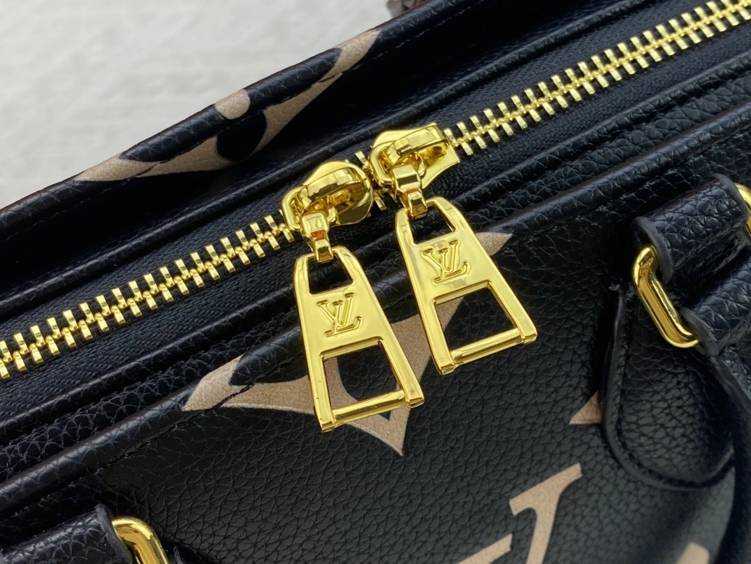 Louis Vuitton AAA Quality Handbags For Women Refined 5191