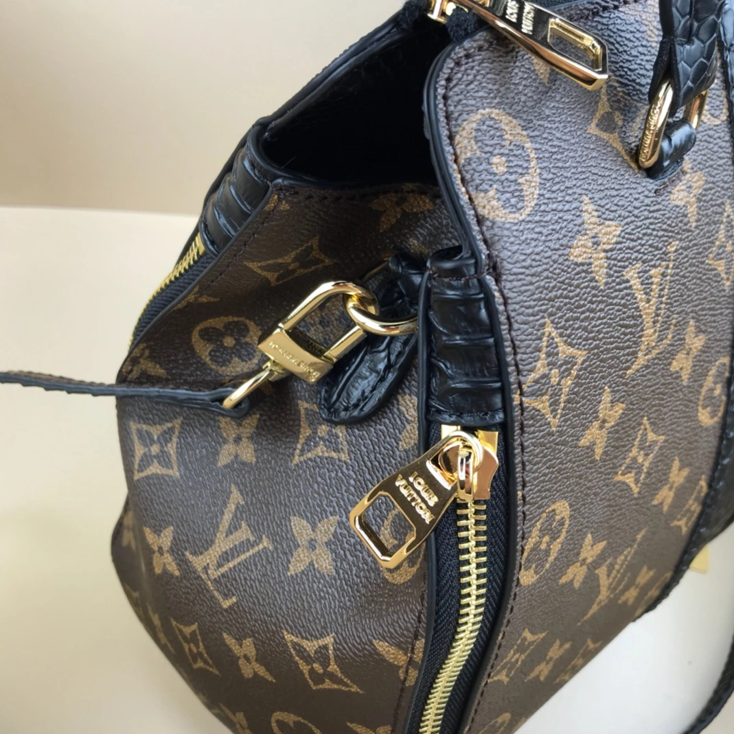 Louis Vuitton AAA Quality Handbags For Women Refined 7125