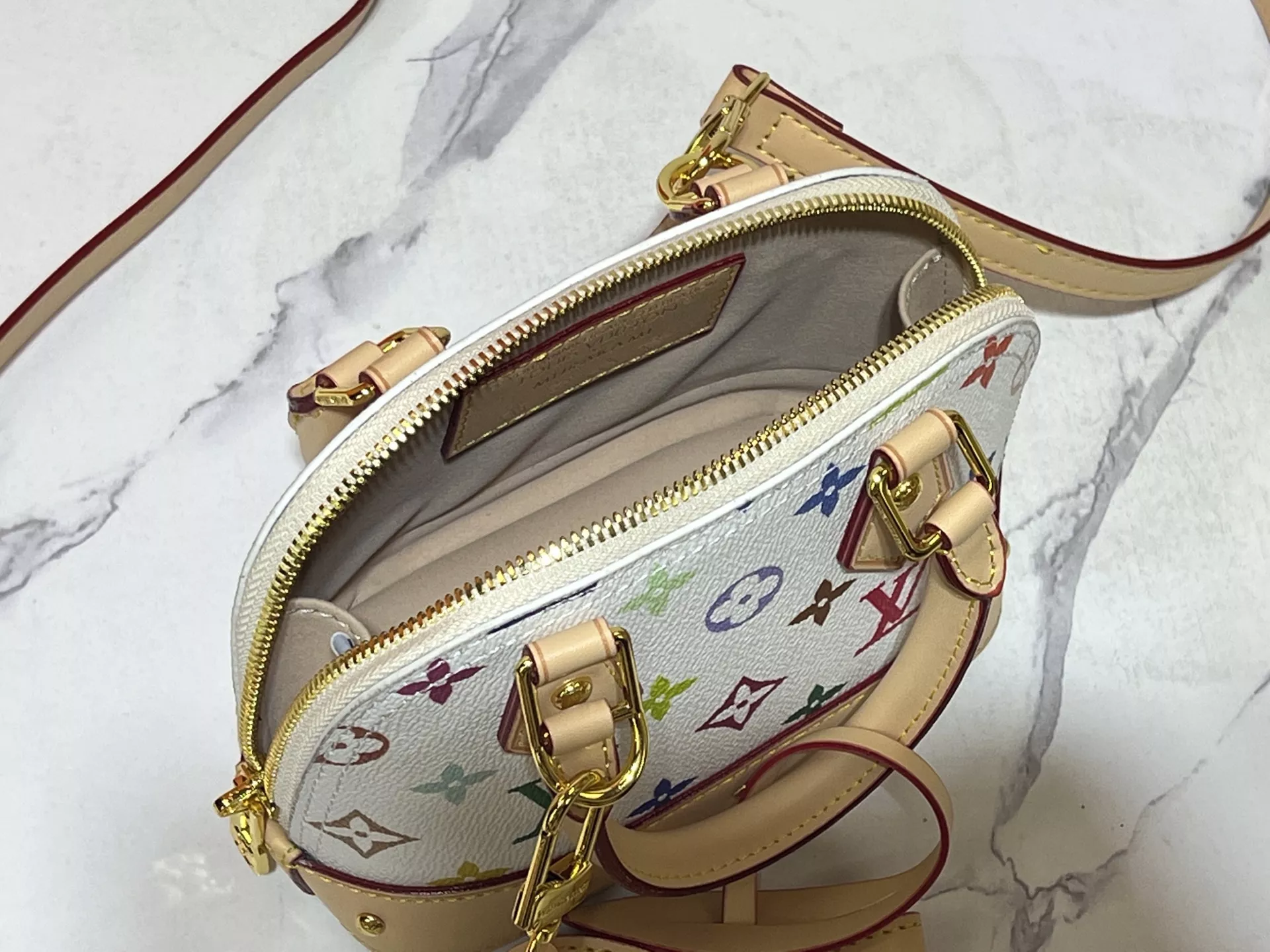 Louis Vuitton AAA Quality Handbags For Women Refined 9045