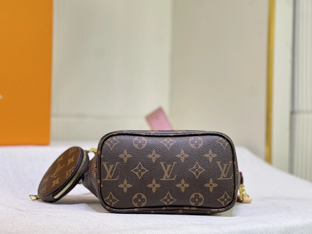 Louis Vuitton AAA Quality Handbags For Women Reliable 7810