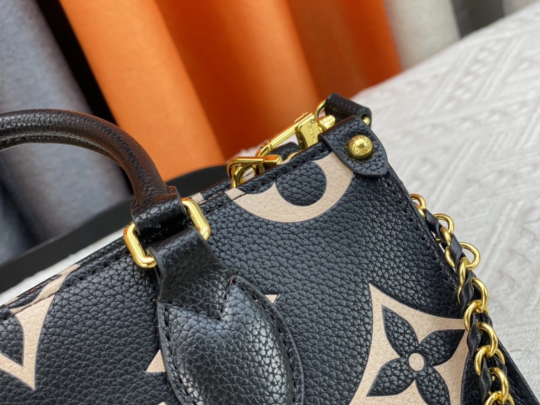 Louis Vuitton AAA Quality Handbags For Women Reliable 8490