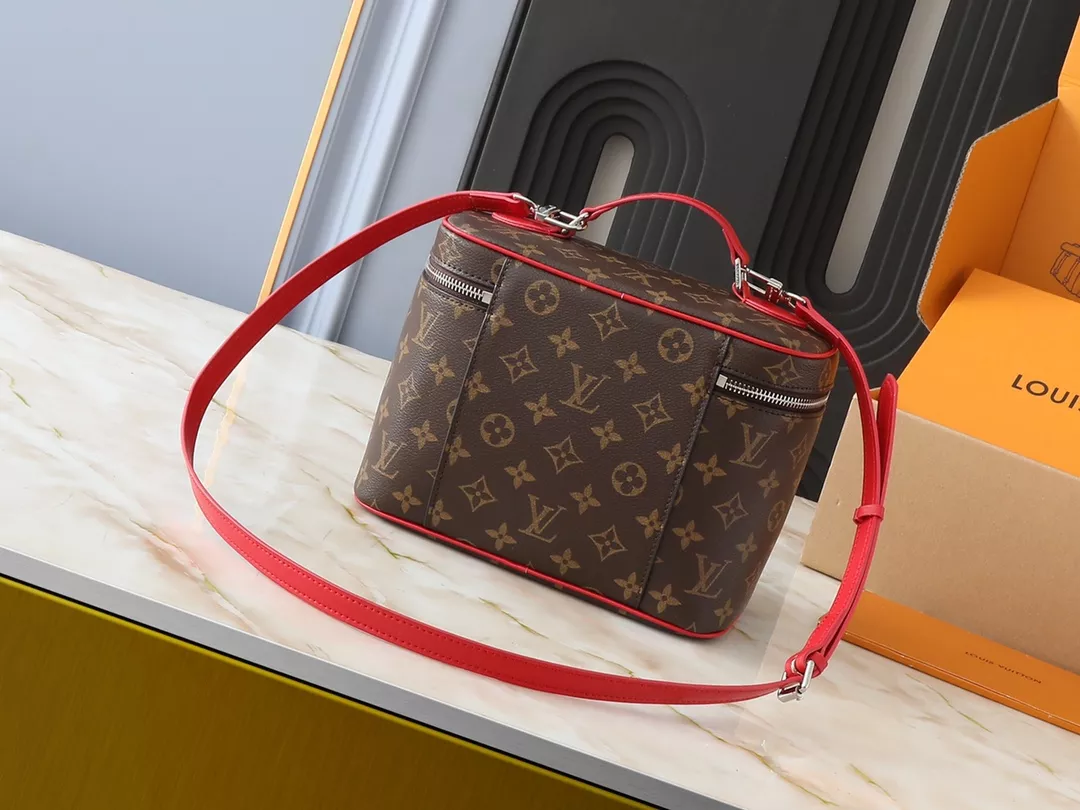 Louis Vuitton AAA Quality Handbags For Women Resilient 715