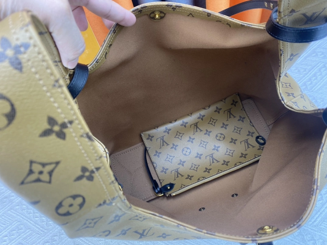 Louis Vuitton AAA Quality Handbags For Women SmartChoice 2331