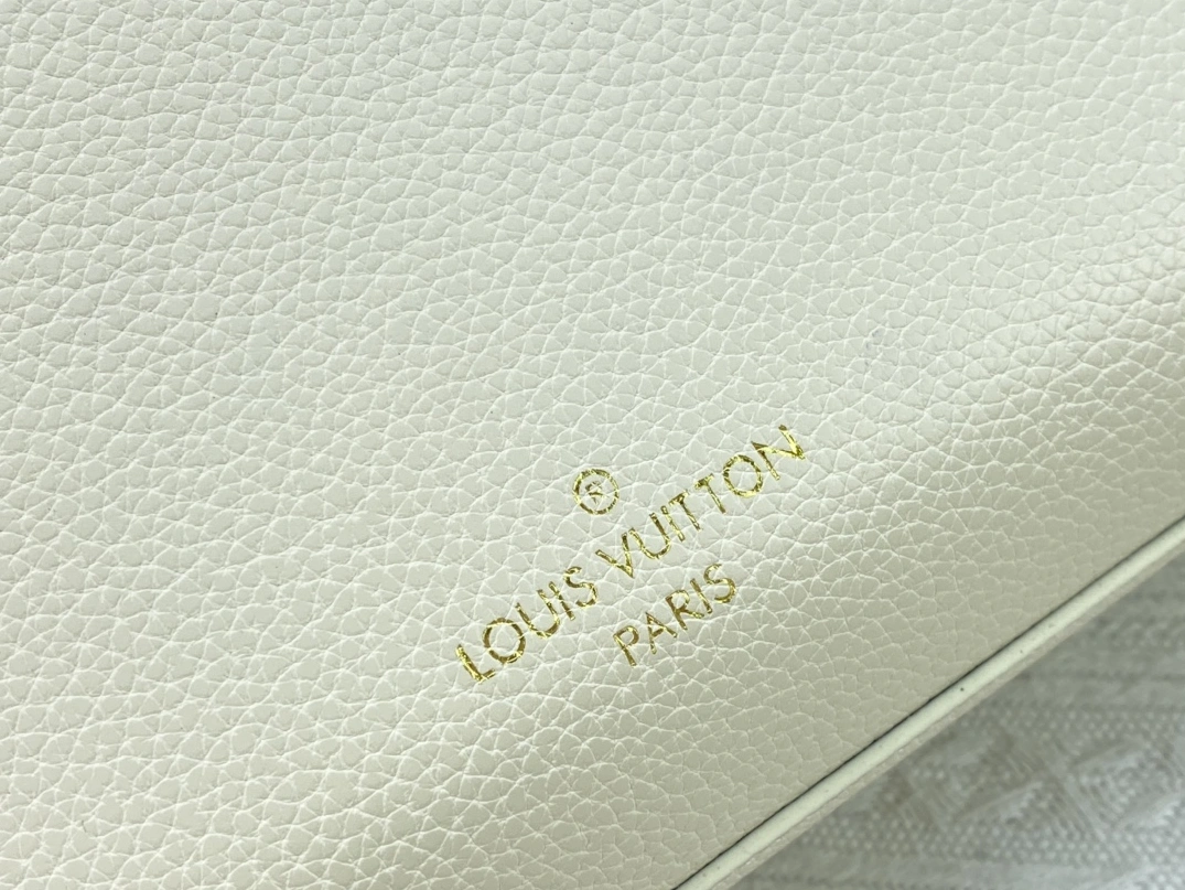 Louis Vuitton AAA Quality Handbags For Women SmartChoice 6373