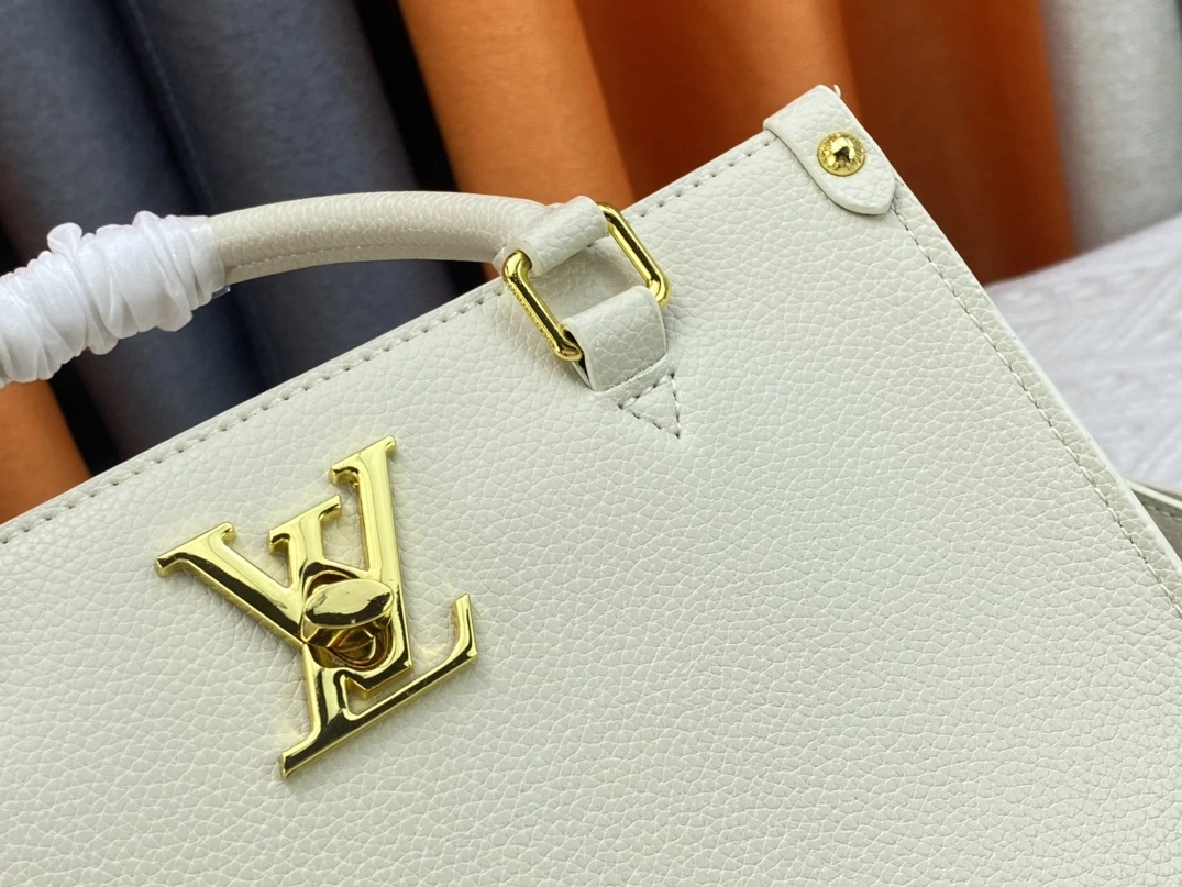 Louis Vuitton AAA Quality Handbags For Women SmartChoice 6373