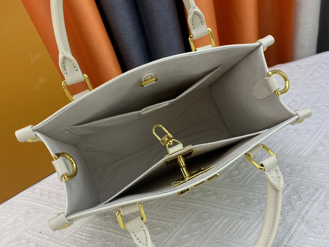 Louis Vuitton AAA Quality Handbags For Women SmartChoice 6373
