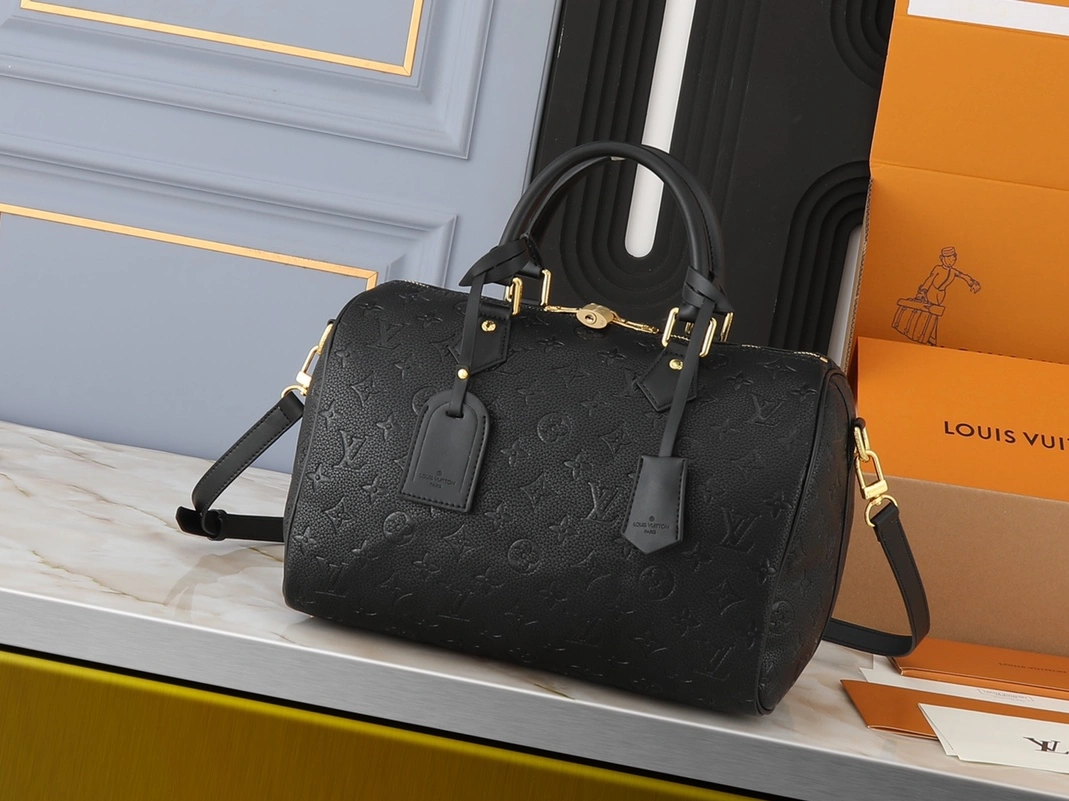 Louis Vuitton AAA Quality Handbags For Women SmartChoice 924