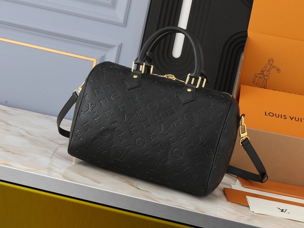 Louis Vuitton AAA Quality Handbags For Women SmartChoice 924
