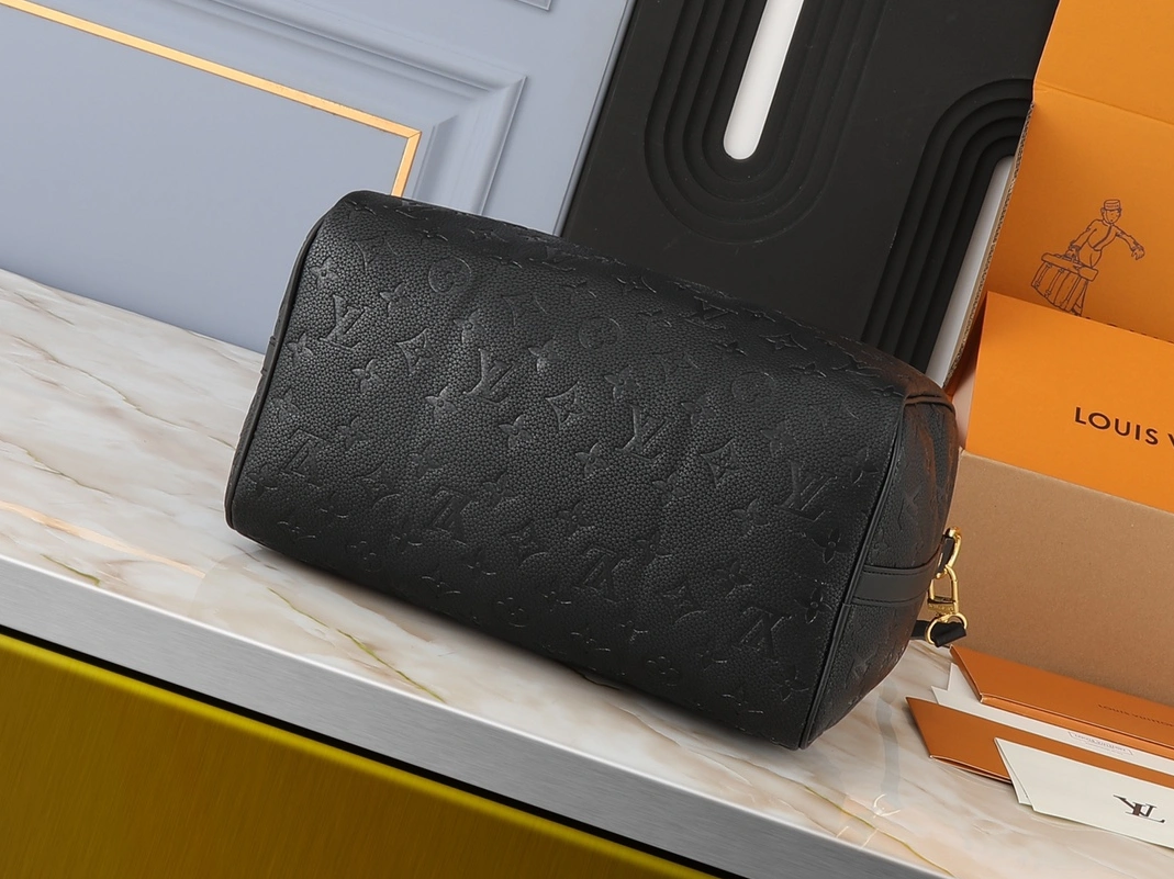 Louis Vuitton AAA Quality Handbags For Women SmartChoice 924
