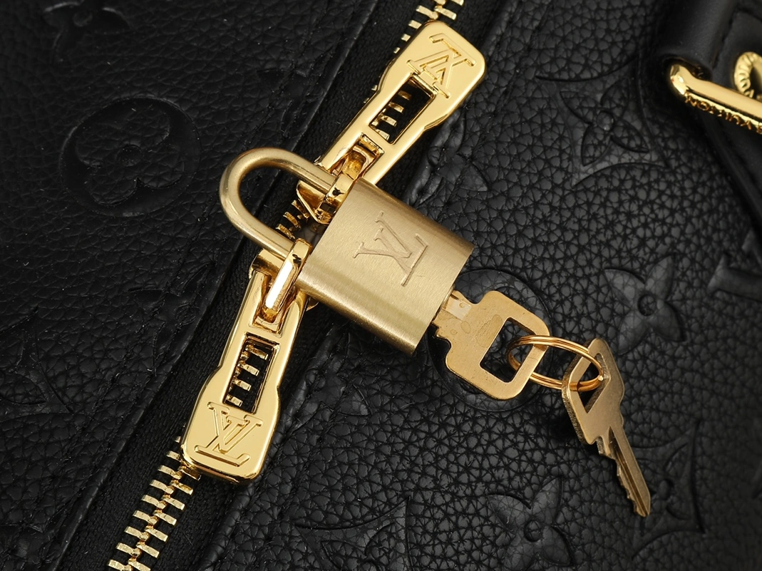 Louis Vuitton AAA Quality Handbags For Women SmartChoice 924