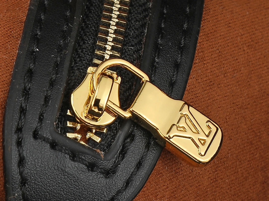 Louis Vuitton AAA Quality Handbags For Women SmartChoice 924