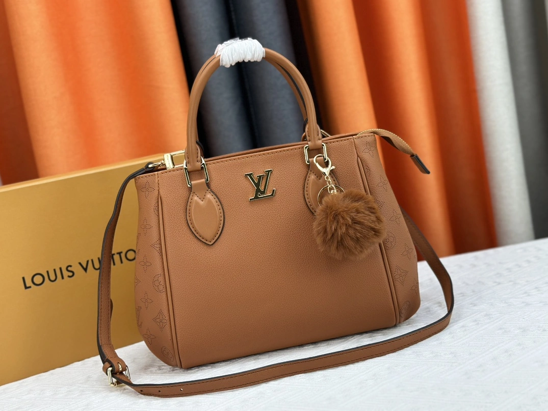 Louis Vuitton AAA Quality Handbags For Women Soft 2868