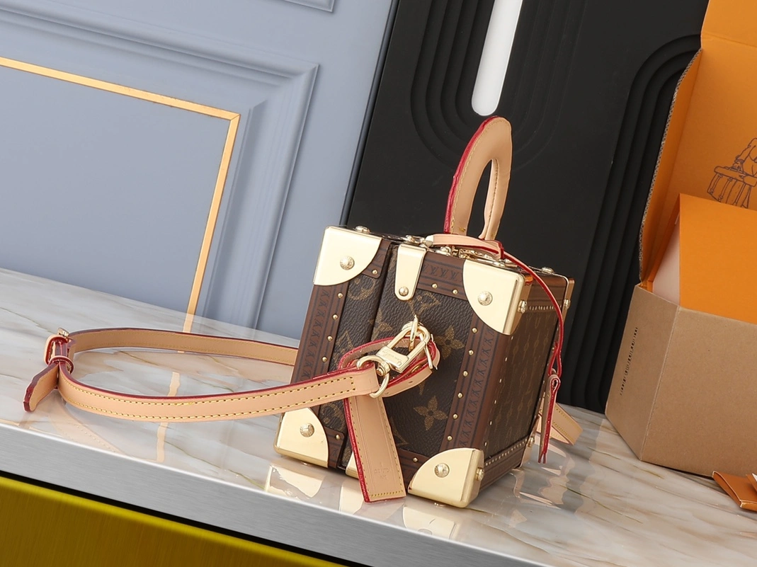 Louis Vuitton AAA Quality Handbags For Women Soft 3042
