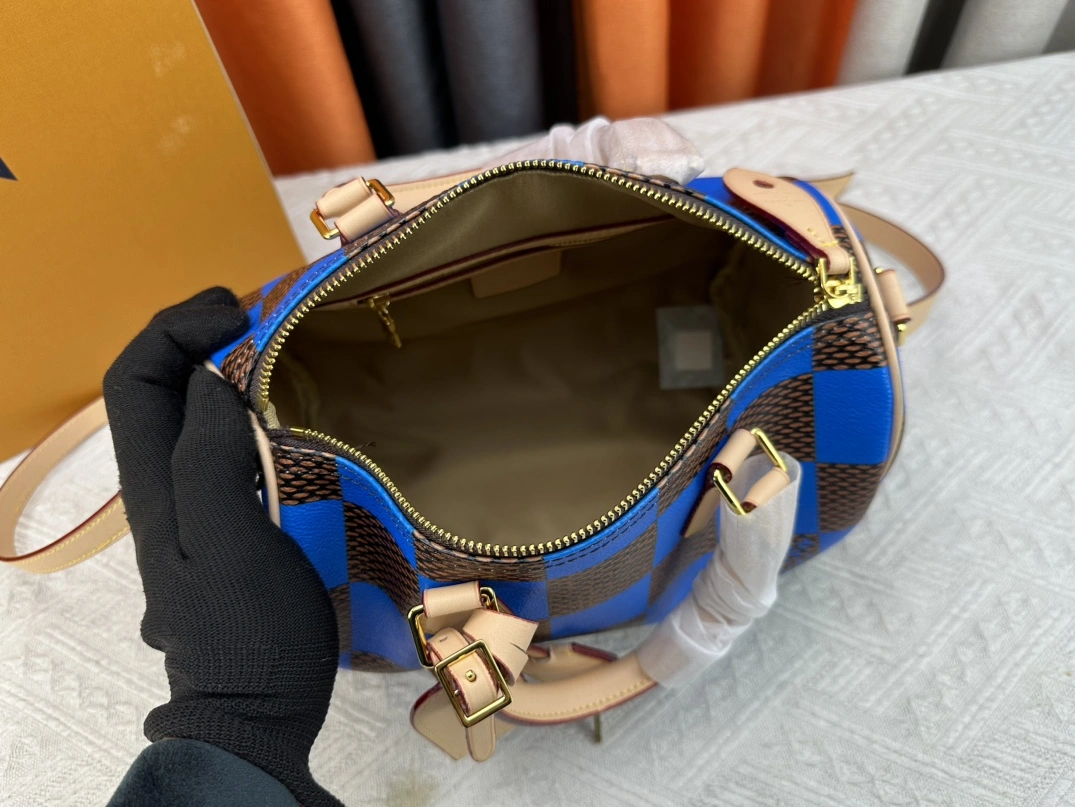 Louis Vuitton AAA Quality Handbags For Women Sophisticated 2226