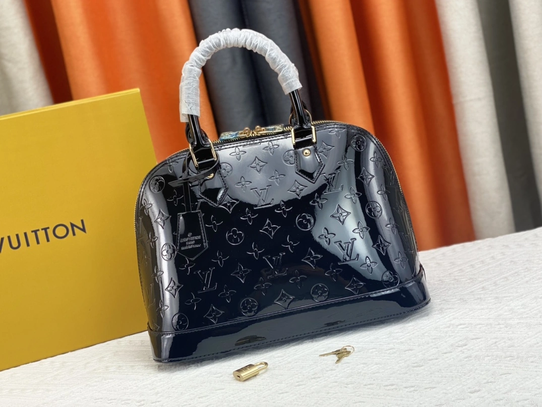 Louis Vuitton AAA Quality Handbags For Women Sophisticated 9967