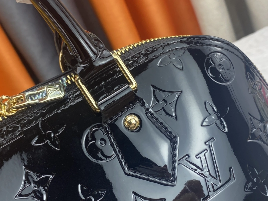 Louis Vuitton AAA Quality Handbags For Women Sophisticated 9967
