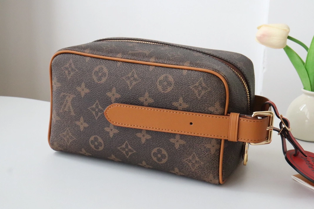 Louis Vuitton AAA Quality Handbags For Women SportInspired 4779