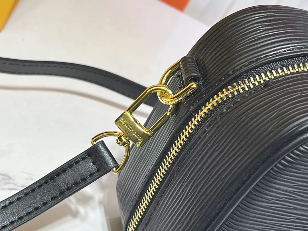 Louis Vuitton AAA Quality Handbags For Women StreetReady 1952