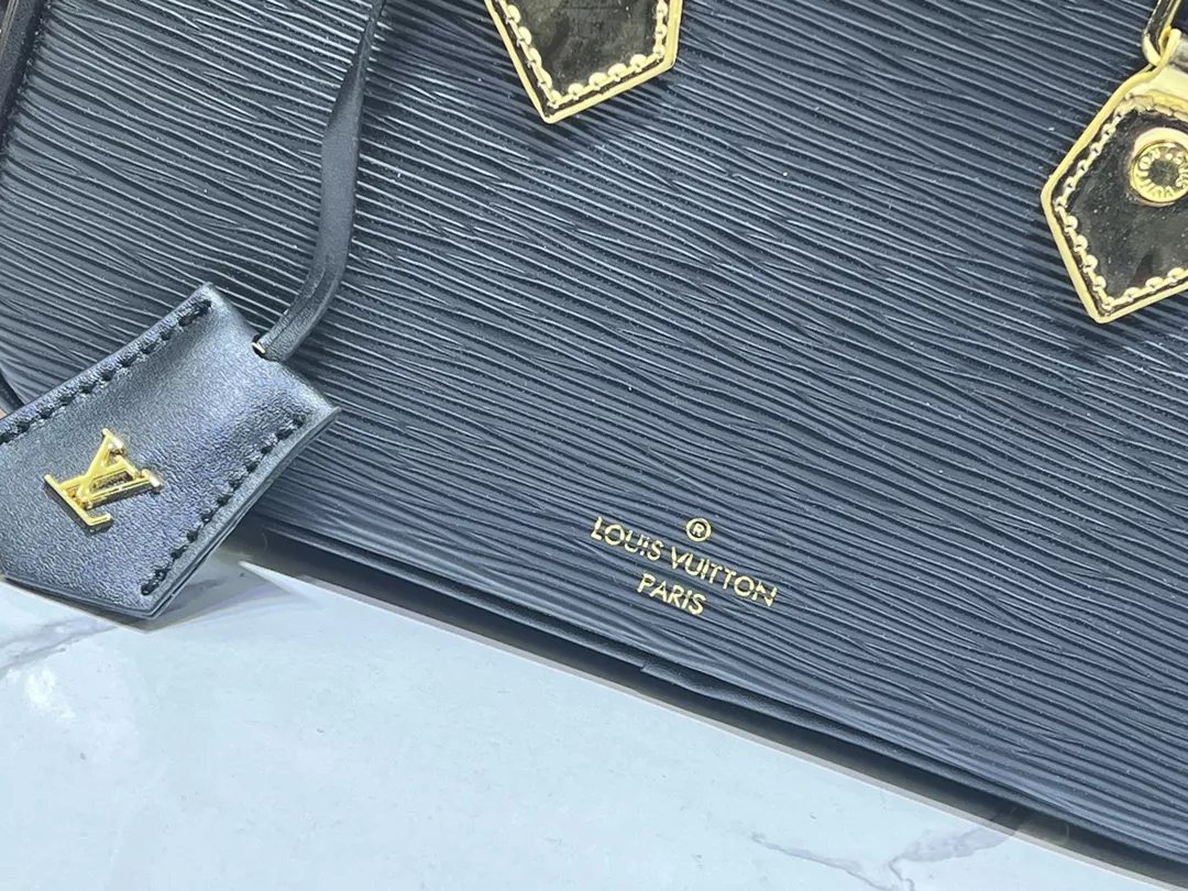 Louis Vuitton AAA Quality Handbags For Women StreetReady 1952