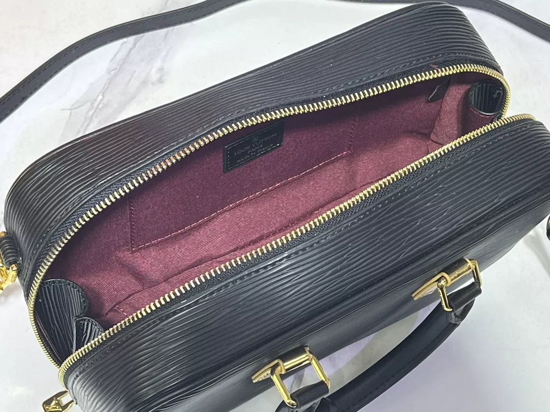 Louis Vuitton AAA Quality Handbags For Women StreetReady 1952