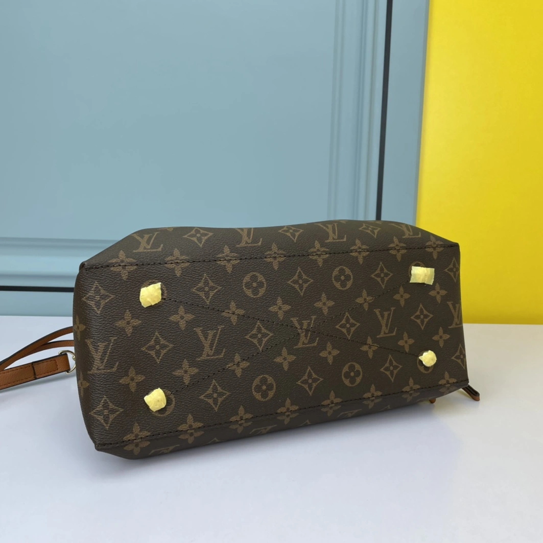 Louis Vuitton AAA Quality Handbags For Women StreetReady 8043