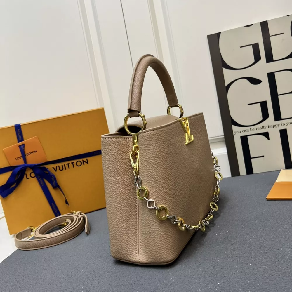 Louis Vuitton AAA Quality Handbags For Women StreetReady 8709