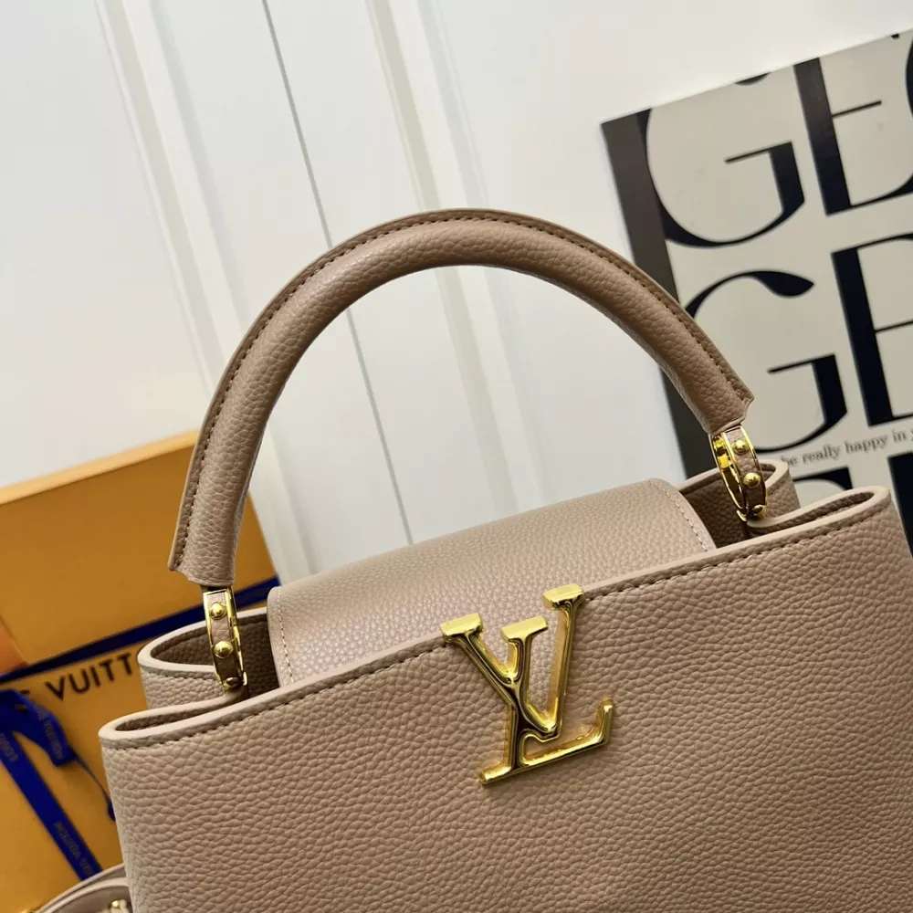 Louis Vuitton AAA Quality Handbags For Women StreetReady 8709