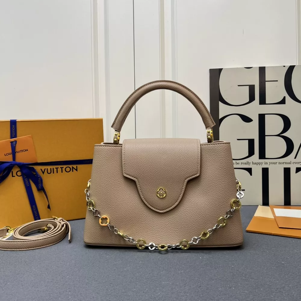 Louis Vuitton AAA Quality Handbags For Women StreetReady 8709