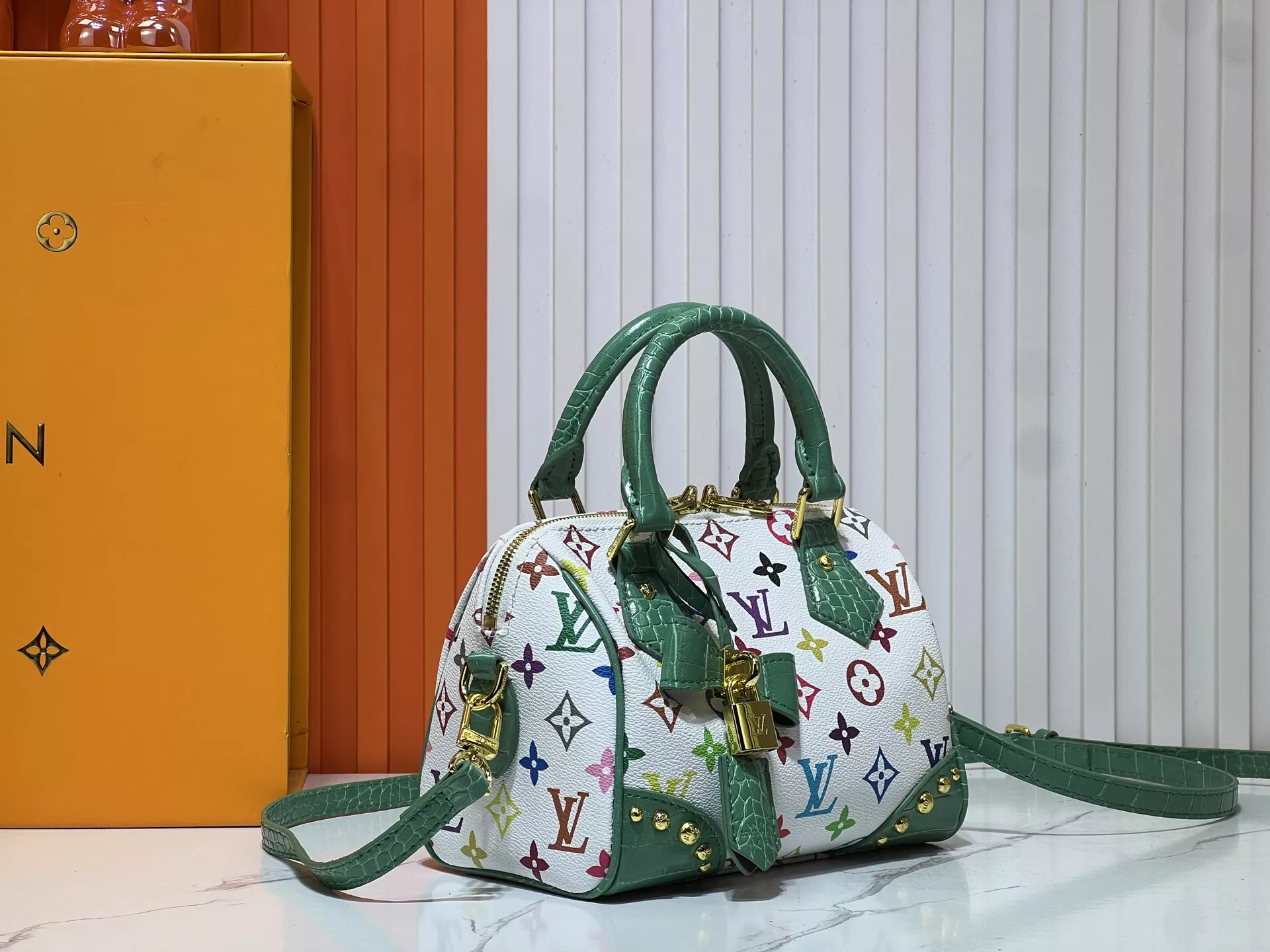 Louis Vuitton AAA Quality Handbags For Women Stylish 1102