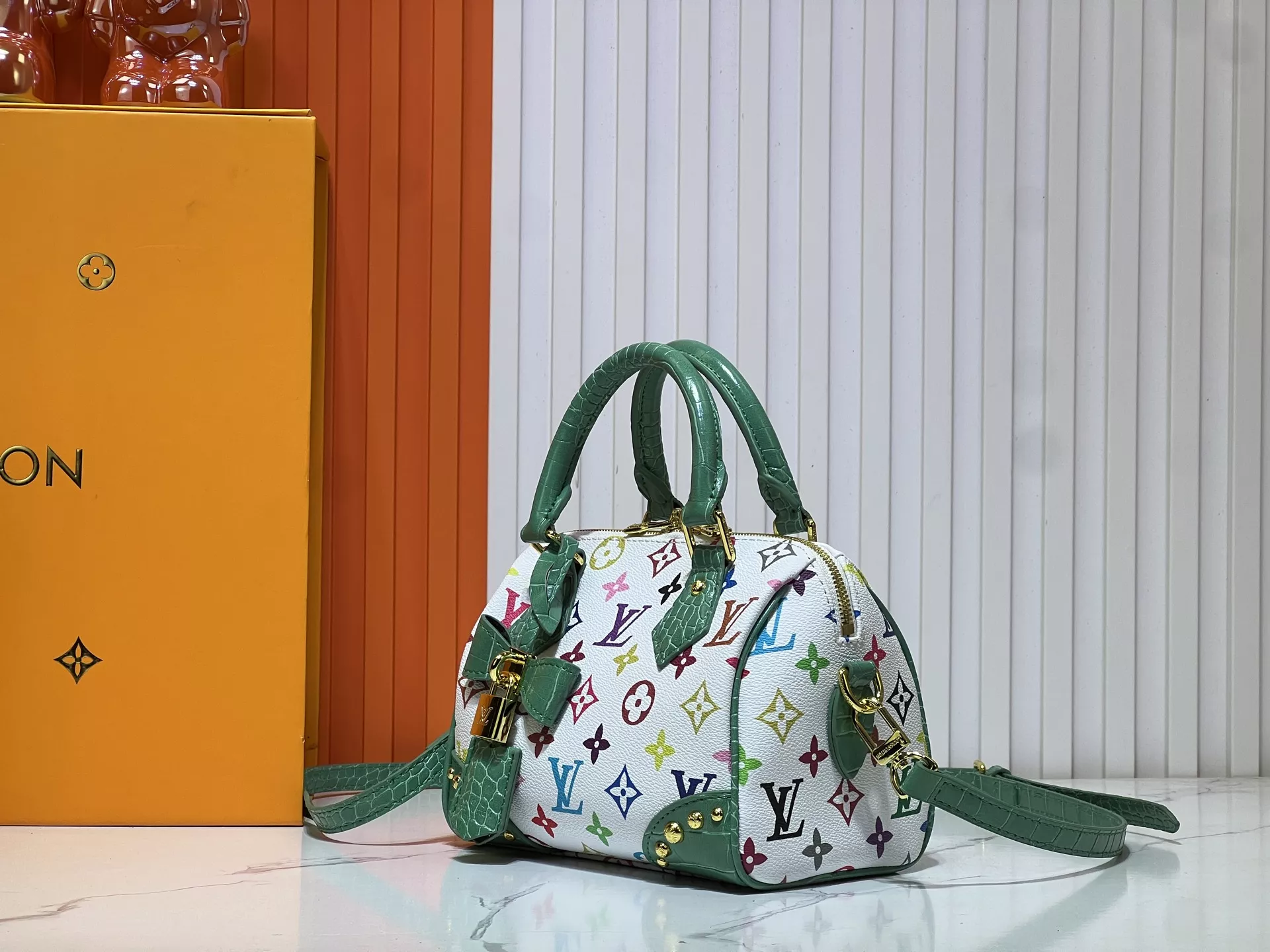 Louis Vuitton AAA Quality Handbags For Women Stylish 1102