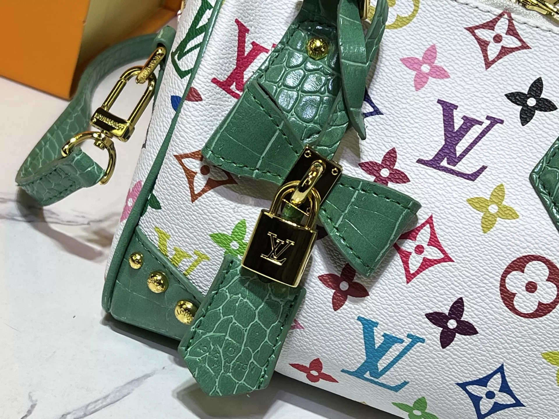 Louis Vuitton AAA Quality Handbags For Women Stylish 1102