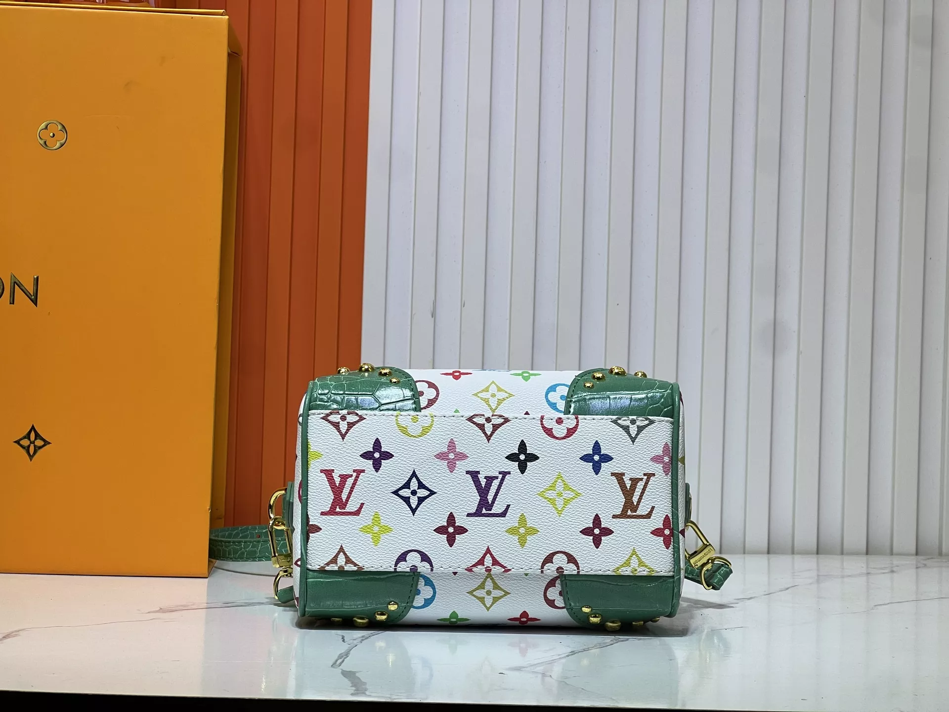 Louis Vuitton AAA Quality Handbags For Women Stylish 1102