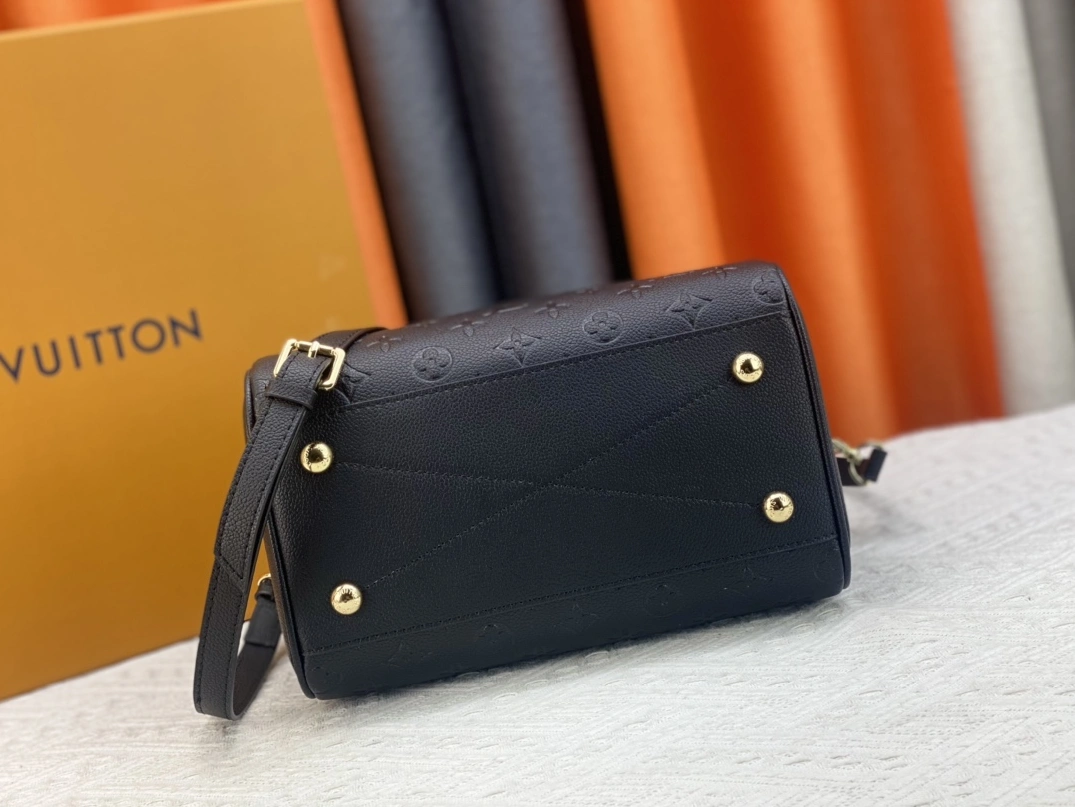 Louis Vuitton AAA Quality Handbags For Women Timeless 6775