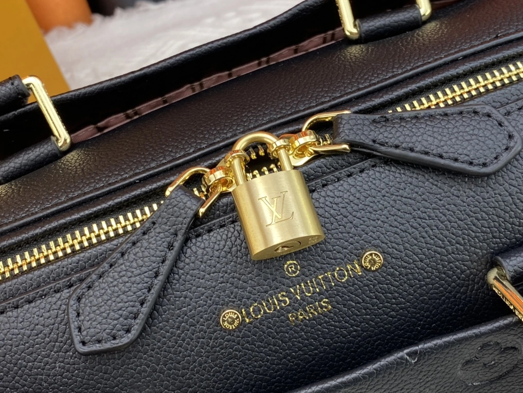 Louis Vuitton AAA Quality Handbags For Women Timeless 6775