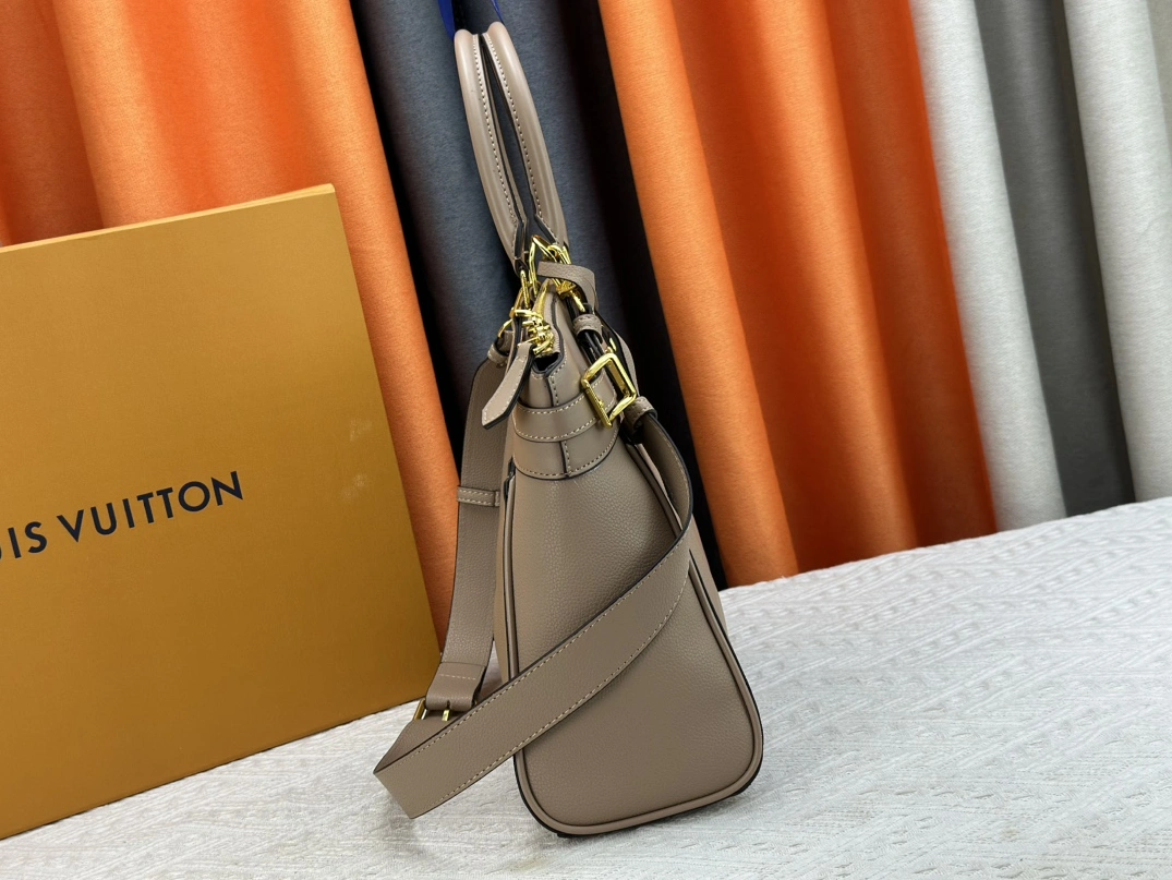 Louis Vuitton AAA Quality Handbags For Women Timeless 7816