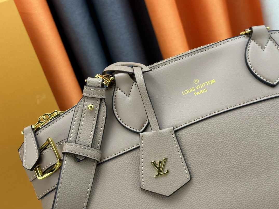 Louis Vuitton AAA Quality Handbags For Women Timeless 7816