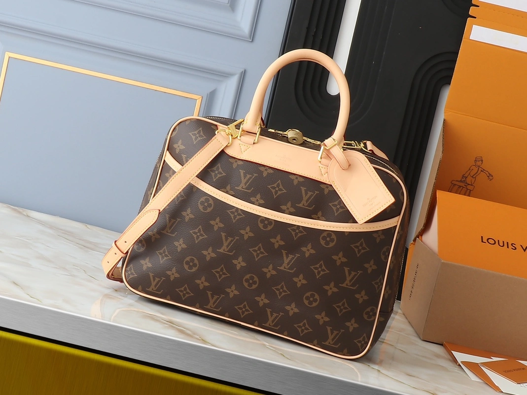 Louis Vuitton AAA Quality Handbags For Women Timeless 986