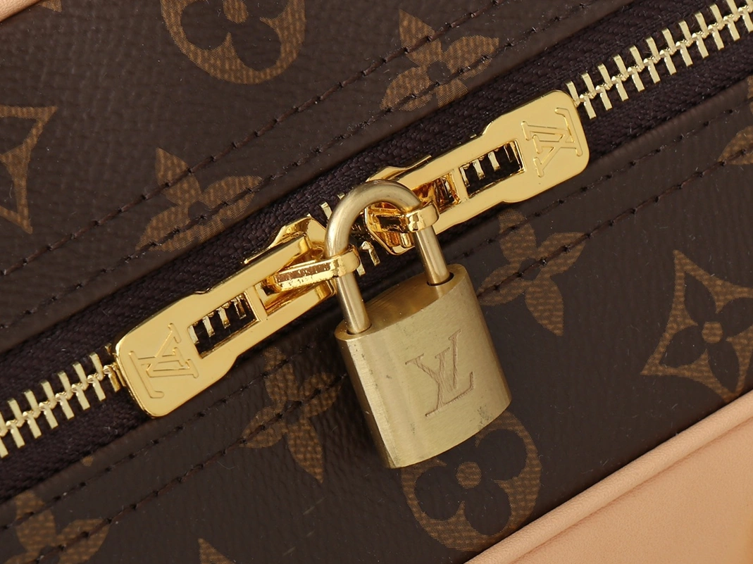 Louis Vuitton AAA Quality Handbags For Women Timeless 986