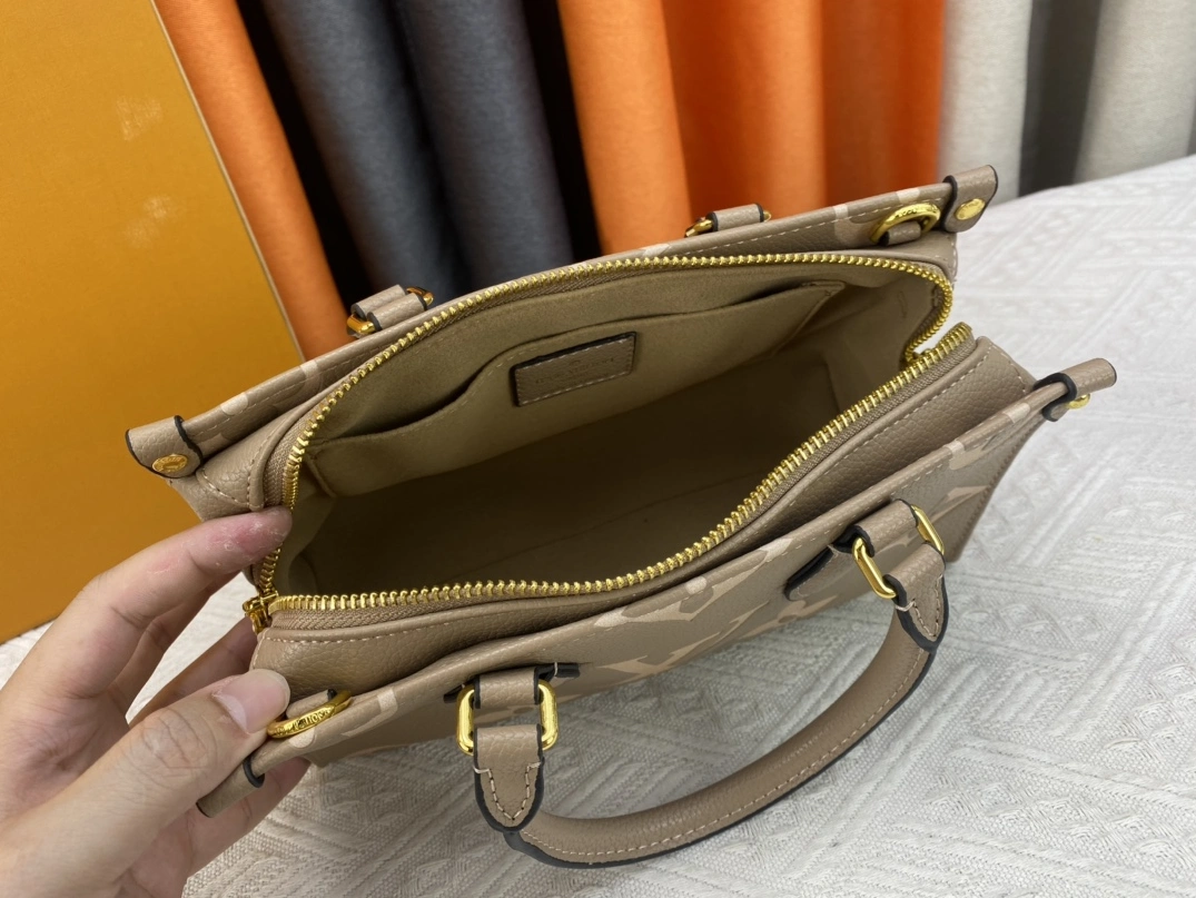 Louis Vuitton AAA Quality Handbags For Women Trendsetting 4587