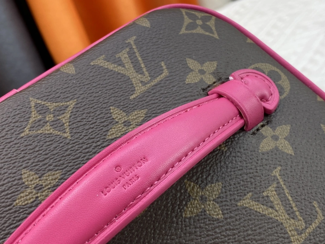 Louis Vuitton AAA Quality Handbags For Women Trendsetting 529