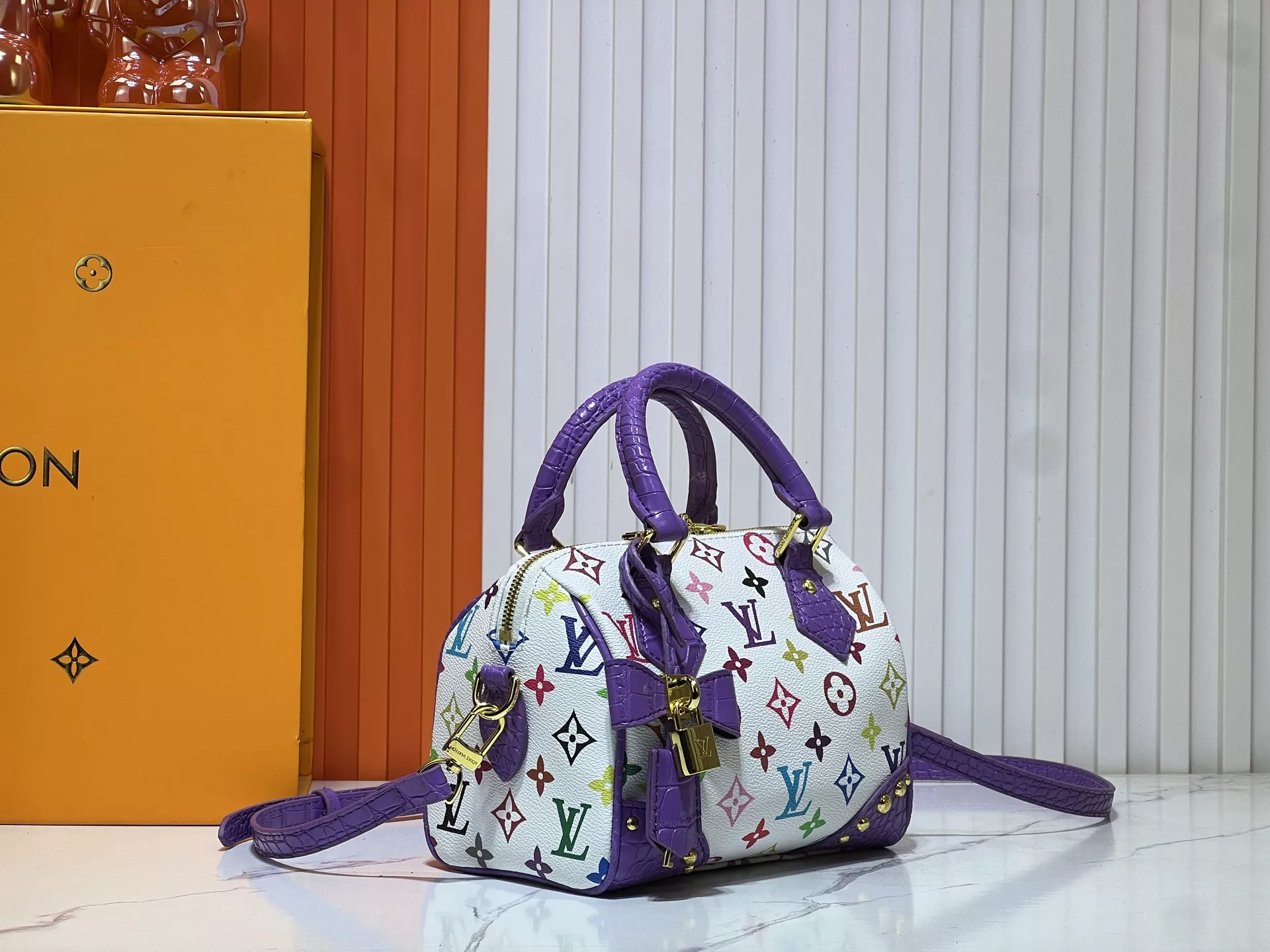 Louis Vuitton AAA Quality Handbags For Women Trendsetting 5861