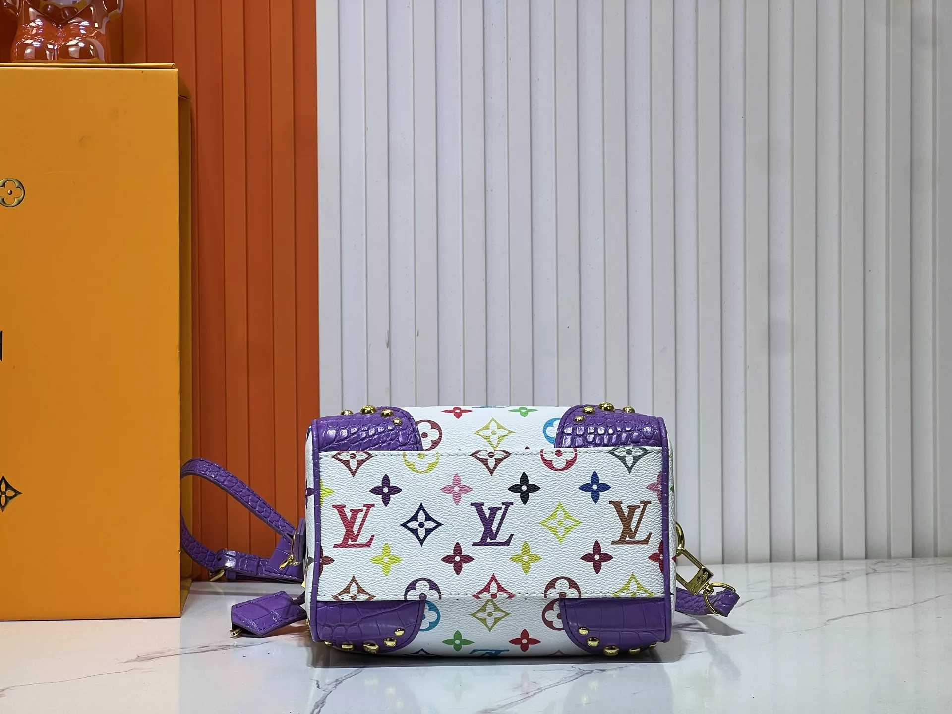 Louis Vuitton AAA Quality Handbags For Women Trendsetting 5861
