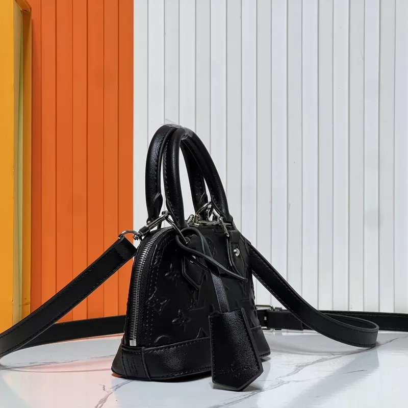 Louis Vuitton AAA Quality Handbags For Women Trendy 1483