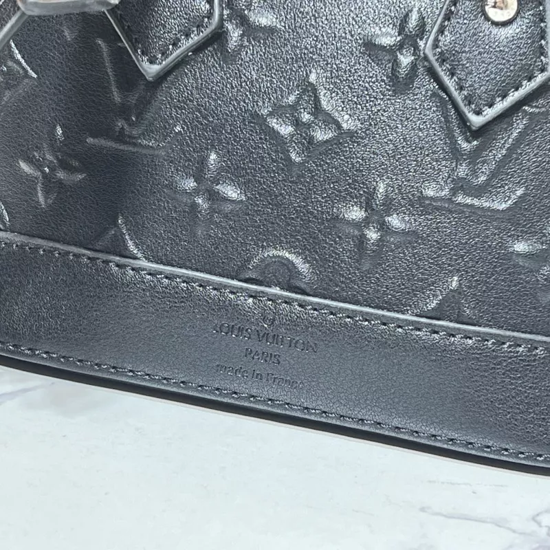 Louis Vuitton AAA Quality Handbags For Women Trendy 1483
